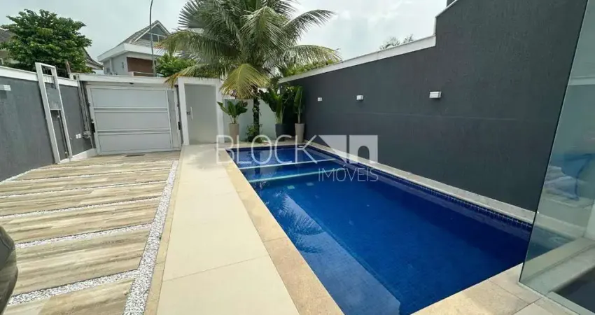 Recreio dos Bandeirantes | Casa de Condomínio 5 quartos, sendo 4 suites