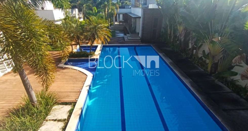 Barra da Tijuca | Casa de Condomínio 5 quartos, sendo 5 suites