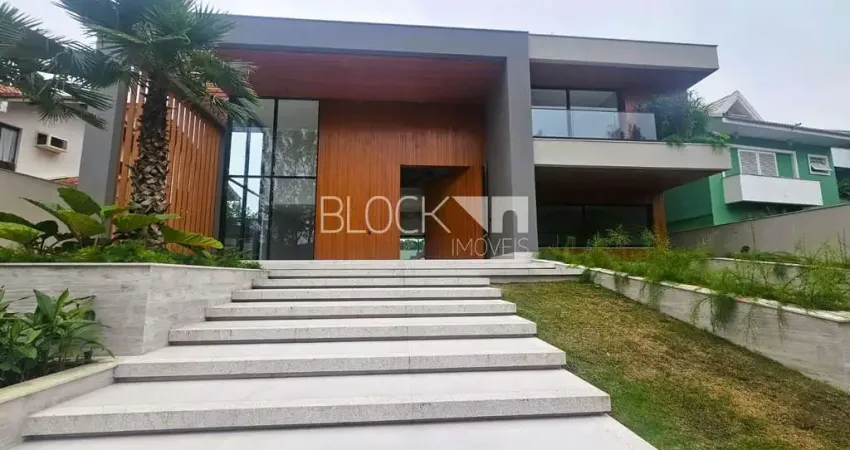 Barra da Tijuca | Casa de Condomínio 5 quartos, sendo 5 suites