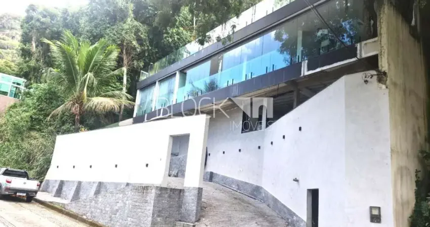 Vargem Pequena | Casa de Condomínio 4 quartos, sendo 2 suites