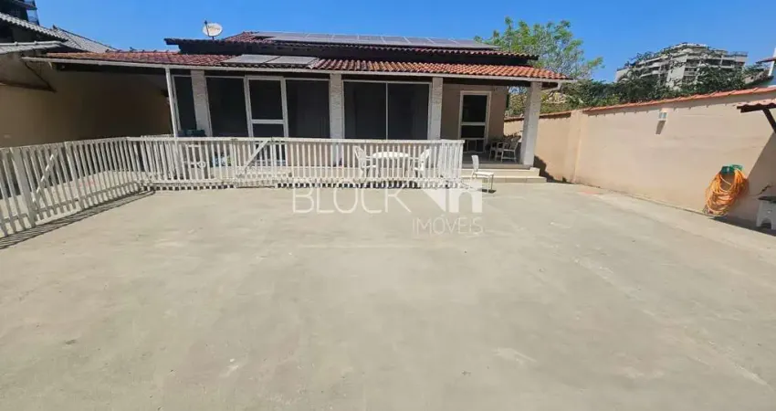 Recreio dos Bandeirantes | Casa de Rua 4 quartos, sendo 4 suites