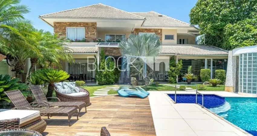 Barra da Tijuca | Casa de Condomínio 5 quartos, sendo 5 suites