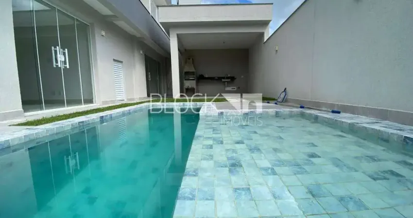Vargem Pequena | Casa de Condomínio 4 quartos, sendo 4 suites
