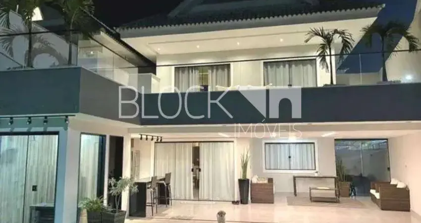 Recreio dos Bandeirantes | Casa de Condomínio 4 quartos, sendo 4 suites