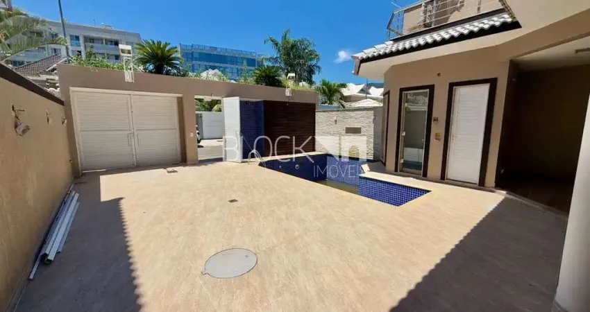 Recreio dos Bandeirantes | Casa de Condomínio 5 quartos, sendo 5 suites