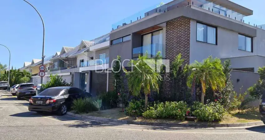 Vargem pequena | casa de condomínio 3 quartos, sendo 3 suites