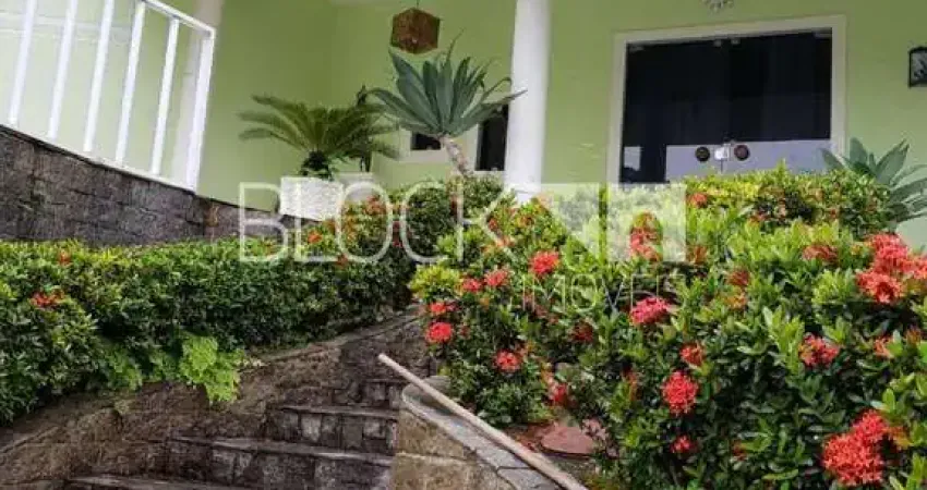 Taquara | Casa de Condomínio 4 quartos, sendo 2 suites