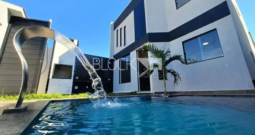 Vargem Pequena | Casa de Condomínio 4 quartos, sendo 4 suites