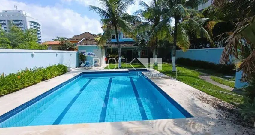 Recreio dos Bandeirantes | Casa de Condomínio 4 quartos, sendo 4 suites