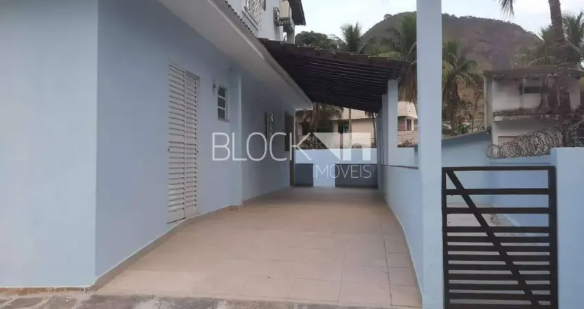Vargem Pequena | Casa de Rua 2 quartos, sendo 1 suite
