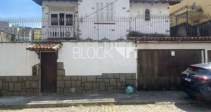 Tijuca | Casa 6 quartos, sendo 2 suites