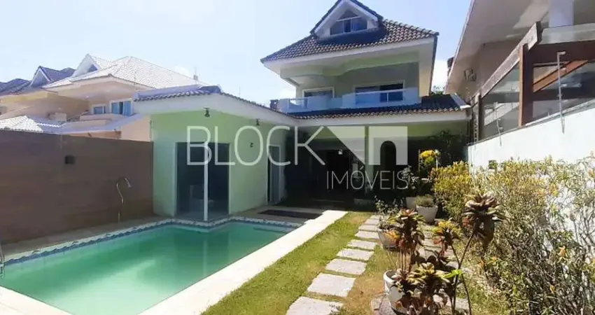 Recreio dos Bandeirantes | Casa de Condomínio 3 quartos, sendo 3 suites