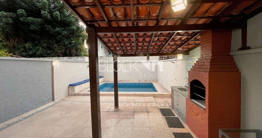 Barra da Tijuca | Casa de Condomínio 5 quartos, sendo 2 suites