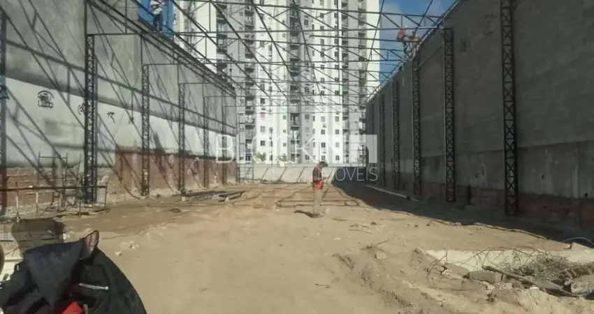 Barracão / Galpão / Depósito para alugar na Estrada dos Bandeirantes, --, Jacarepaguá, Rio de Janeiro