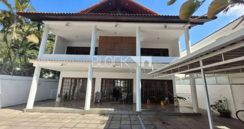 Recreio dos Bandeirantes | Casa de Condomínio 5 quartos, sendo 5 suites