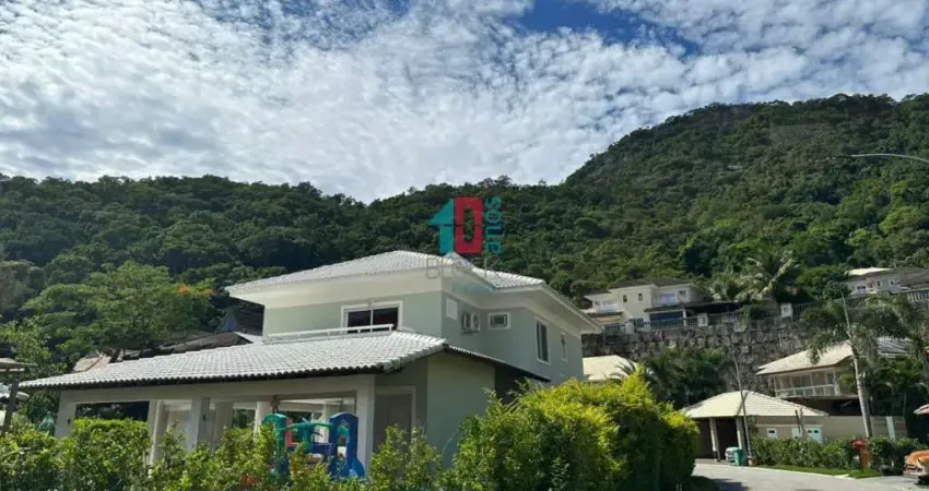 Recreio dos Bandeirantes | Casa de Condomínio 5 quartos, sendo 5 suites