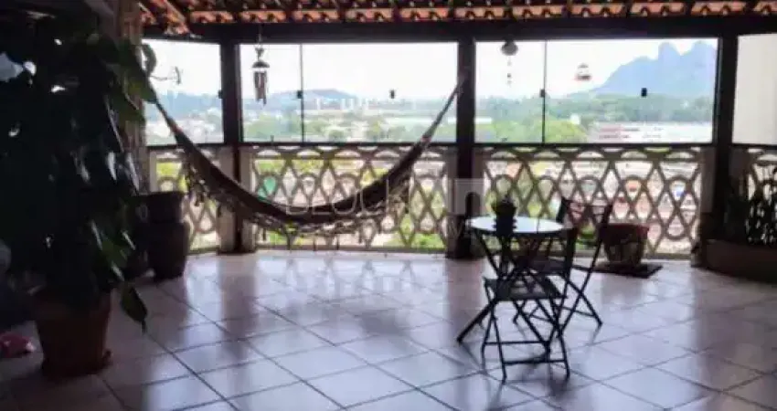 Taquara | Casa de Condomínio 4 quartos, sendo 2 suites