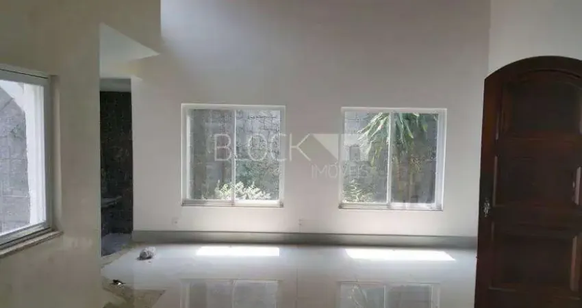 Jacarepaguá | Casa de Condomínio 4 quartos, sendo 1 suite
