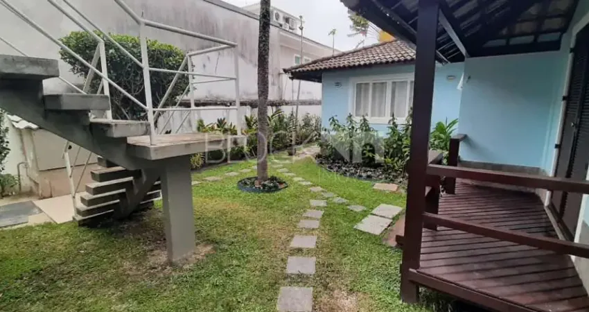 Barra da Tijuca | Casa de Condomínio 5 quartos, sendo 3 suites