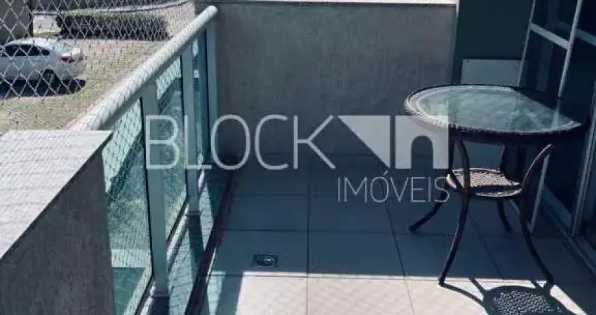 Apartamento com 2 quartos para alugar na Avenida Olof Palme, --, Camorim, Rio de Janeiro