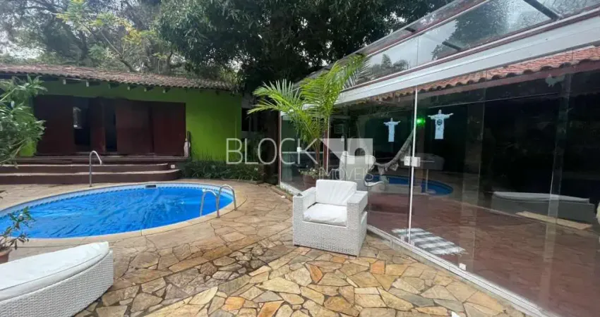 Cosme Velho | Casa de Rua 7 quartos, sendo 3 suites