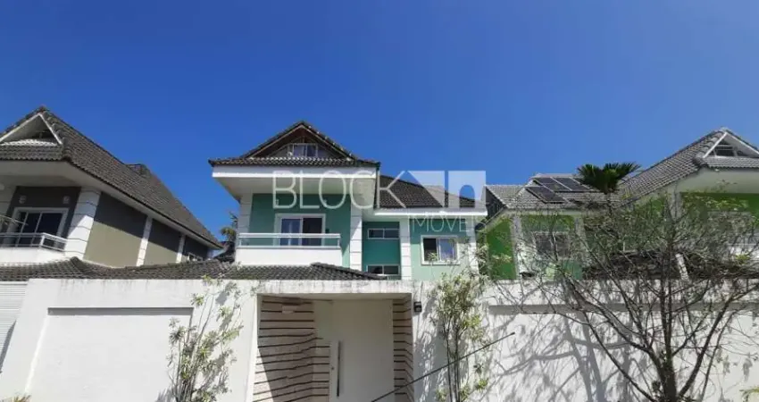 Recreio dos Bandeirantes | Casa de Condomínio 4 quartos, sendo 4 suites