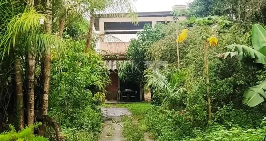 Vargem Pequena | Casa de Rua 4 quartos, sendo 1 suite