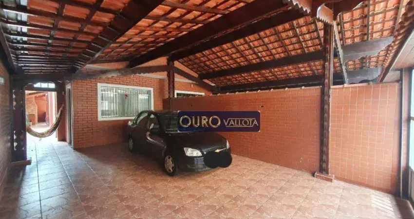 3 QUARTOS, 1 SUITE, 4 WCS MOBILIADO ESQUINA COM A PRAIA