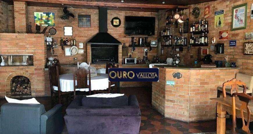 Terreno com 2 Casas com Churrasqueira com 540m²