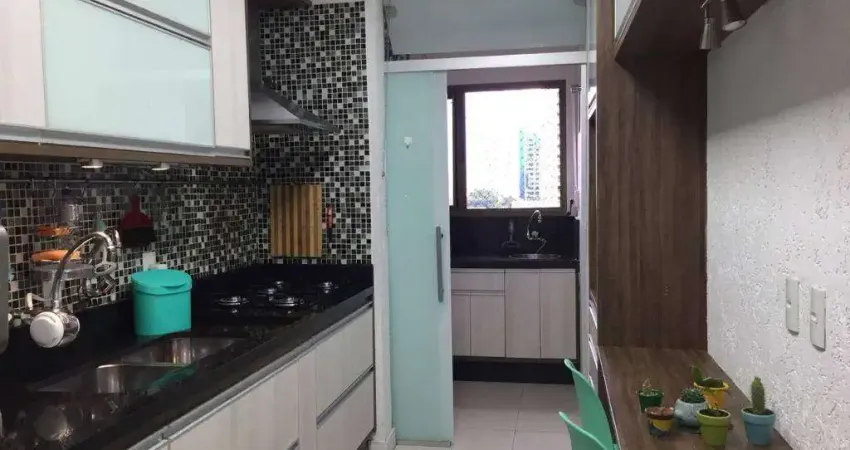 Apartamento com 3 dormitórios com armários - AP 200218P