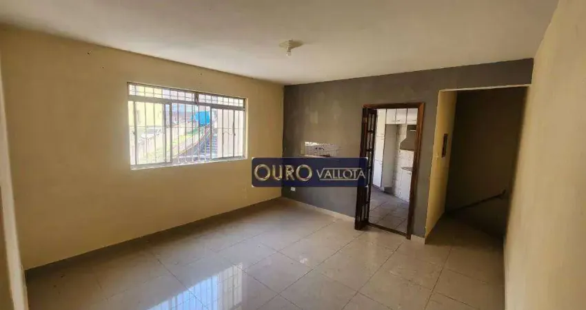 Apartamento com 53m² nos fundos
