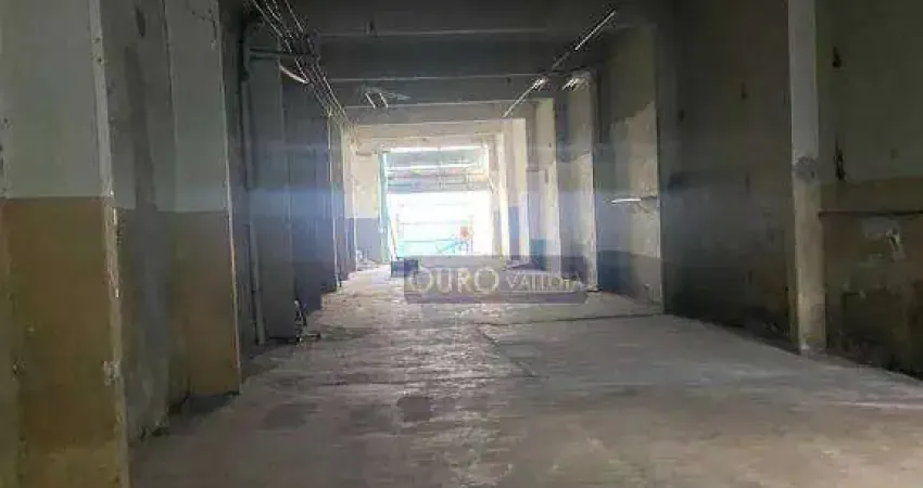Galpão com 950m²