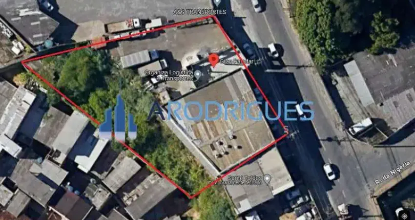 Galpão comercial à venda em Salvador-BA, bairro Granjas Rurais Presidente Vargas: 4 salas, 4 banheiros, 458m² de área.