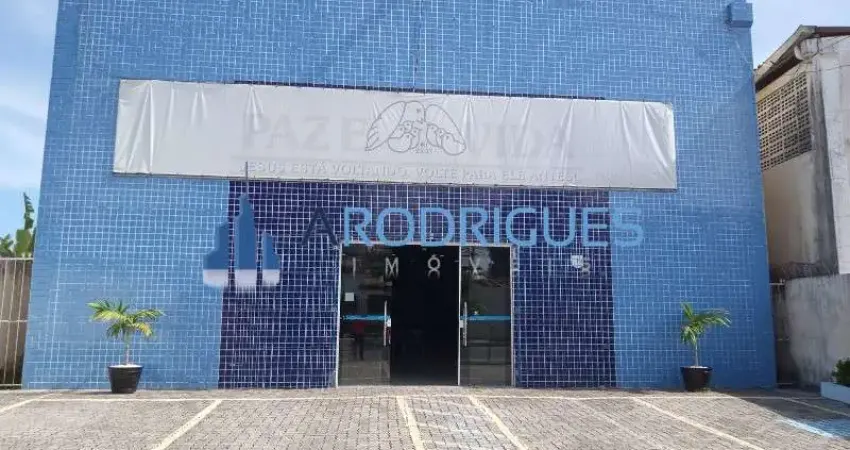 Galpão Comercial à Venda e Locação em Lauro de Freitas - 2 Salas, 6 Banheiros, 8 Vagas de Garagem, 520m2 - Ao Lado do Shopping de Lauro.