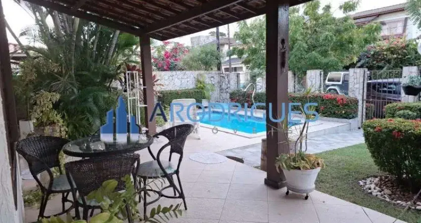 Casa à Venda em Piatã, Condomínio do Parque Residencial Village Piatã, Perto da praia