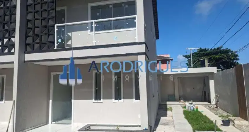 Casa em Condomínio de Luxo em Ipitanga, Lauro de Freitas-BA: 3 Quartos, 3 Suítes, 2 Vagas - 130m²