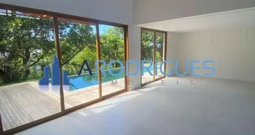 Casa Duplex de Luxo na Praia do Forte - Condomínio Fazenda Praia do Forte: 4 quartos, 4 suítes, 2 salas, 5 banheiros, 5 vagas, 450m².