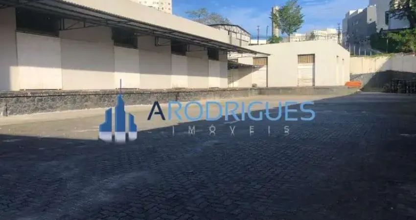 Galpão venda e locação no porto seco pirajá: espaço amplo e bem localizado com 2 salas, 3 banheiros e 8 vagas de garagem!