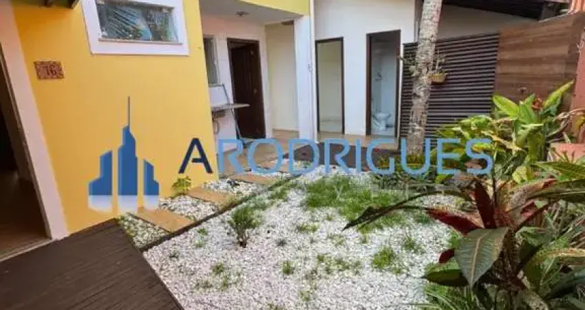 Buraquinho casa duplex ampla em condomínio: 4 quartos, 3 suítes, 1 sala, 4 banheiros, 2 vagas, 230m² de área. venha conhecer!