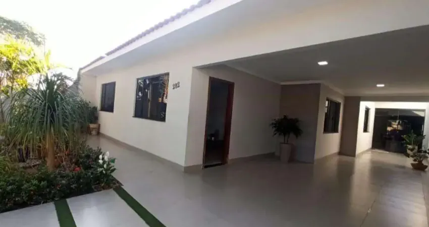 Casa à venda em Maringá, Jardim Lucianópolis, com 3 quartos, com 270 m²