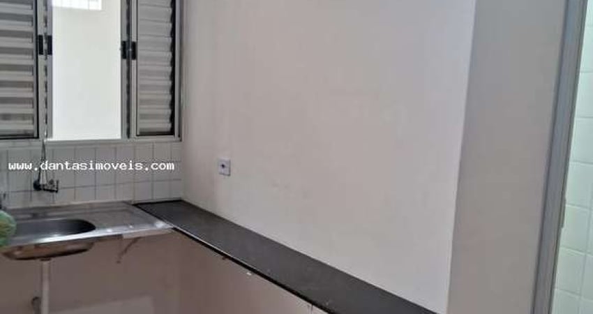 Kitnet para Locação em São Paulo, Vila Ipojuca, 1 dormitório, 1 suíte