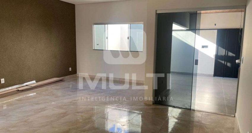 Casa com 3 quartos à venda no Jardim Europa, Uberlândia 