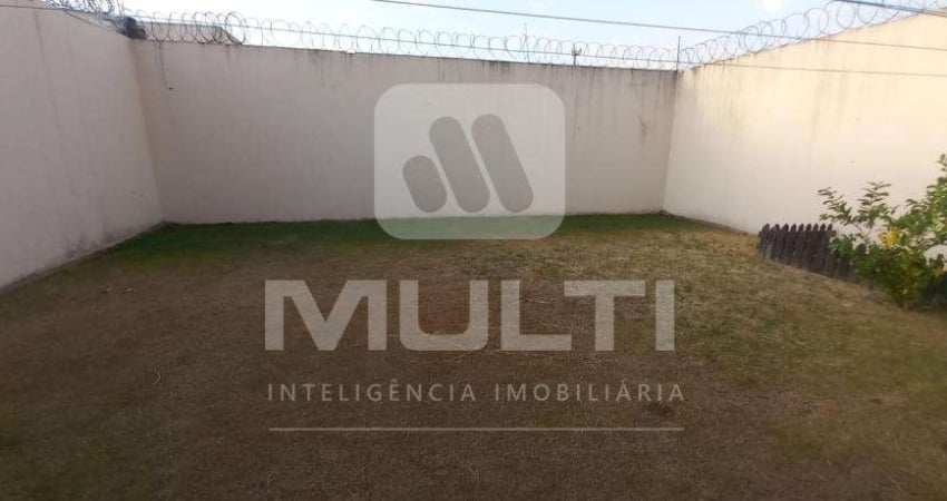 Casa com 3 quartos para alugar no Presidente Roosevelt, Uberlândia 