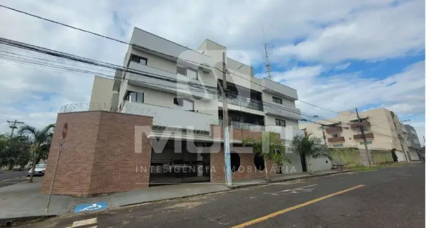 Apartamento com 3 quartos para alugar no Umuarama, Uberlândia 