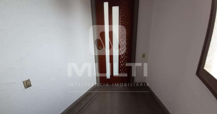 Apartamento com 3 quartos para alugar no Fundinho, Uberlândia 