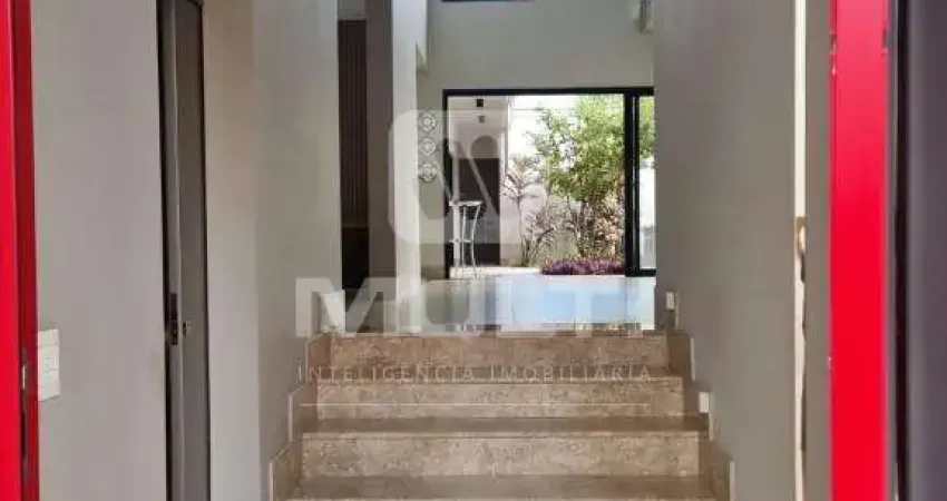Casa com 3 quartos para alugar no Vigilato Pereira, Uberlândia 