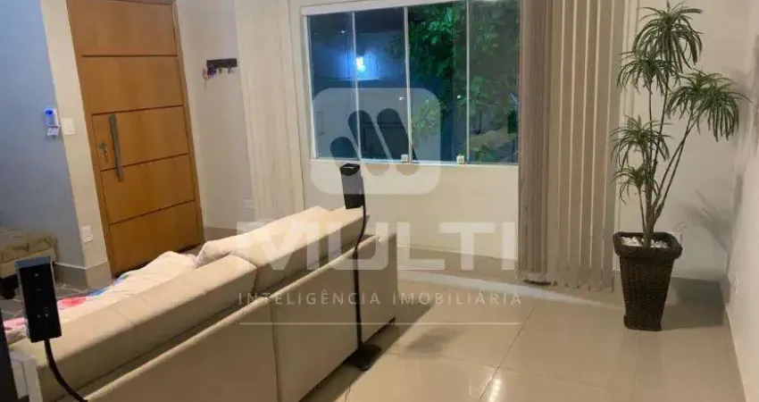 Casa com 3 quartos para alugar no Tabajaras, Uberlândia 