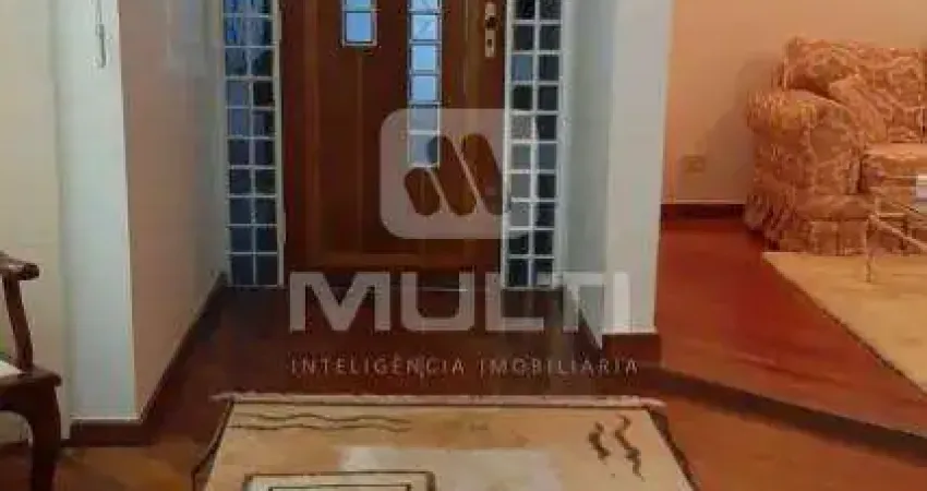 Casa comercial para alugar na Cidade Jardim, Uberlândia 