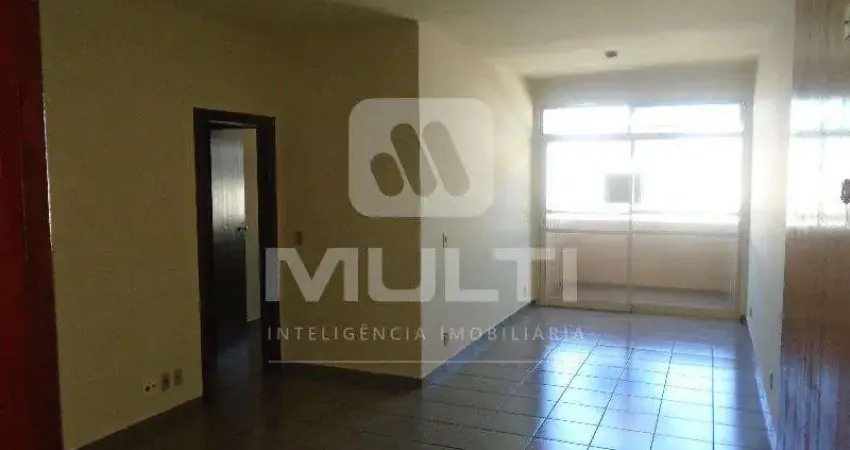 Apartamento com 3 quartos para alugar no Centro, Uberlândia