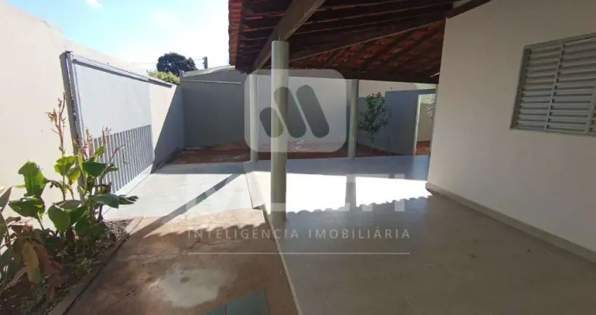 Casa com 3 quartos para alugar no Santa Mônica, Uberlândia